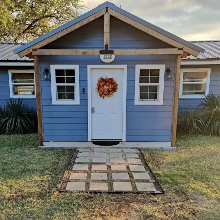 Private Cottage right on Possum Kingdom Lake on west side with dock