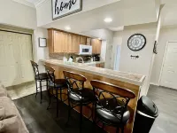 Gracie's Getaway - 4 King Bedrooms w /4 Ensuite Baths! Sleeps 13!!