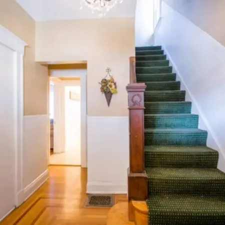 Entire Home in the PERFECT Location! UC & Downtown