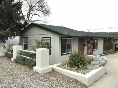 Cozy 1 Bedrm/1 Bth, Walk to Downtown, Pet Friendly, Fenced yard, Covered Patio Hotels near Sprouts Farmers Market