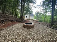 Boulder Trail Getaway- 15 min from New River Gorge National Park Hotels in Wilderness