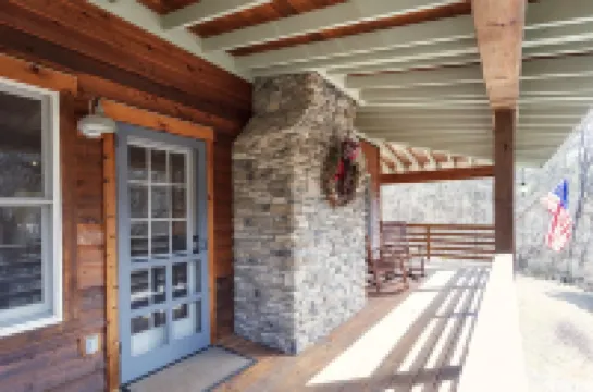 Cozy Creekside Retreat w/ Fire Pit & Game Room Near Historic Lexington, VA