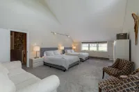 Dancing Horse Farm in Windham: Spectacular 9 Bedroom Home, 30 Acres,  Ski Lodge