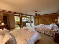 Grande Vista at Highpointe Lake Bellaire Hotels in Forest Home Township