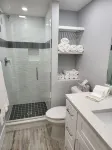 Newly Renovated Cozy 1 BR only 200 yards to the white sandy beach 베이 오크스 레크리에이셔널 캠퍼스 주변 호텔