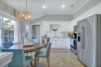 3BR Modern | Midtown Escape | 5 Miles To Downtown