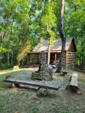 "Cabin for Two" Smoky Mtn Tourist Area/Pool/Fire Pit
