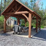 Fly Away Cabin: Relax and enjoy the creek views and sounds.