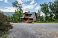 Luxury Mountain Escape: Hot Tub, Pool Table, Pool,  Mountain Views - Near Town