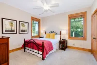 Book for Summer Now - Breathtaking View - Fabulous & Well-Stocked Kitchen Valle Crucis Lavender House附近的飯店