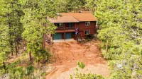 Secluded and Cozy Log Cabin /w Hot Tub + Fire Pit