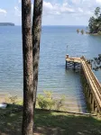 Lakeside getaway on Toledo Bend Lake with private pier access for fishing.