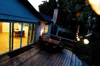 Charming Spacious Riverside 2-bedroom house in welcoming Reno with AC, WiFi Hotels near The Discovery