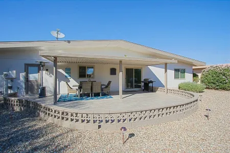 Remodeled, 3 bedrooms, 2.5 ba, 2 cg, golf course community, close to restaurants