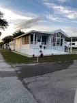 Secured Community w/ 3 pools, Golf. Lakes all around. 30 min from theme parks.