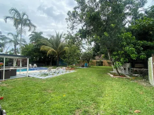 Private Pool, Gazebo, Firepit, and Hot Tub. Optional Guest Suite