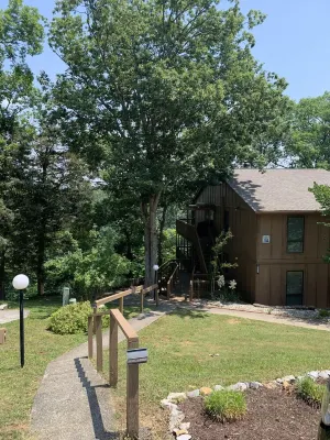 14-2 Woodson Bend Tree Top Retreat Hotels in 