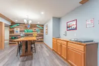 First Class Arcade/NEWELY REMODELED/FIREPIT