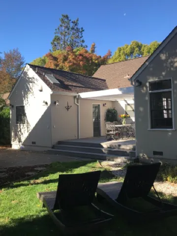 Stylish vintage gem on one of Santa Rosa's prettiest streets!