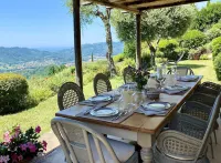 Lone standing Villa, 180 m²(1960 ft²) pool, sea view, eco friendly, EV wall box Hotels in Camaiore