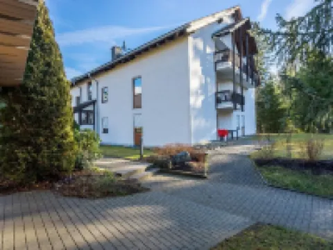 Waldklang Titisee - with Terrace and Garden Access 蒂蒂湖-新城酒店