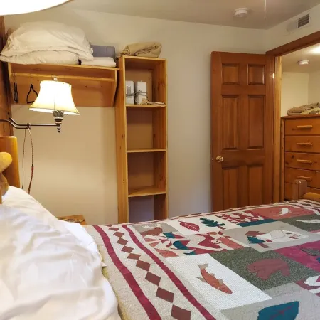 Entertainment Cabin: with 8 Large Screen TV's on 1 Wall.  Great for Small Groups
