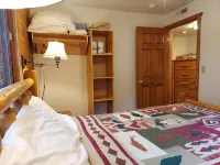 Entertainment Cabin: with 8 Large Screen TV's on 1 Wall.  Great for Small Groups