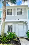 Newly remodeled cozy 2 bed/2.5 bath townhome Hotels near Walmart Supercenter