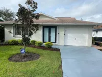 GEM! 3 BR BEACH HOUSE w/ HEATED POOL, short ride to the beach! Hotel a Naples Park