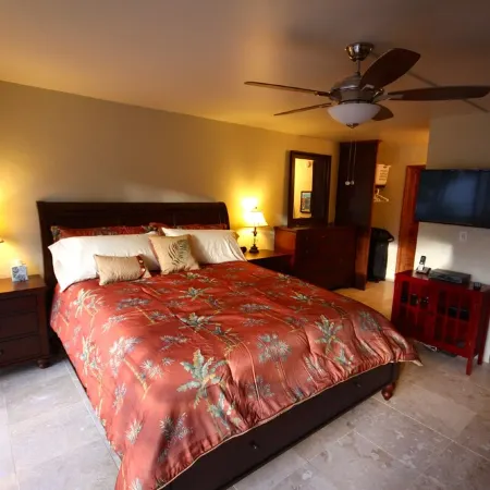 Remodeled Condo 300 Ft From The Ocean!!!