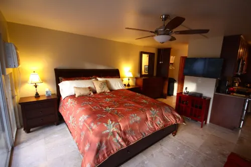 Remodeled Condo 300 Ft From The Ocean!!!