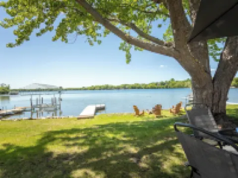 Cozy Lake Latoka Cabin with Loft Hotels in La Grand Township