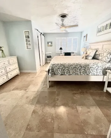 RITA'S PARADISE 37.5' DOCK-Cabana Club-TIKI HUT-Screen Porch-ICE MAKER-Bait Frez Отели в г. Key Colony Beach