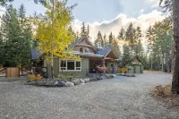 Luxury Pour House Lodge - private, hot tub, firepit