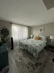 Cozy 2 Bedroom Englewood Home miles from the Beach