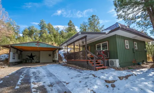 Whispering Pines Cabin with Hot Tub in Ruidoso