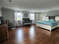 Spacious Mountain Retreat – Sleeps 12 – Pool, Hot Tub, Peaceful & Beautiful! Hotels in Smyth County