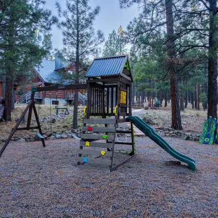 Private Cabin – Whispering Pines, Wildlife, Trails, 5-Acres & Starry Skies