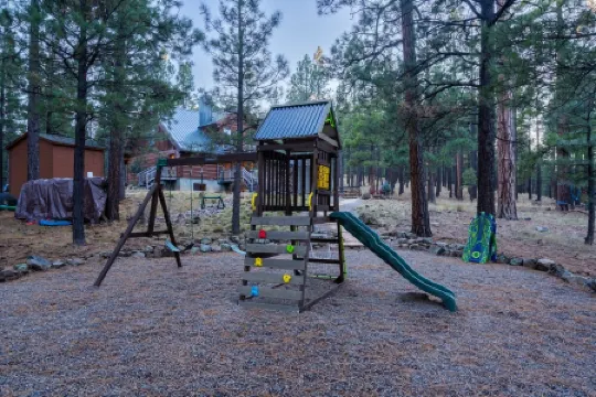 Private 5-Acre Cabin – Woods, Wildlife, Trails & Starry Skies