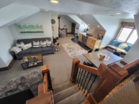 LUXURY Loft on Multi-Million 4 acre Estate in charming, Swiss town ミッドウェイのホテル