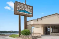 Perfect Lakeside Getaway - Renovated condo with ALL the amenities + Laundry!