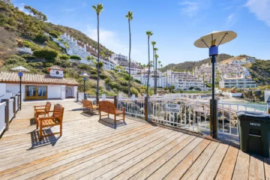 Oceanfront Villa in Catalina’s Hamilton Cove,  Golf Cart + Stunning Views