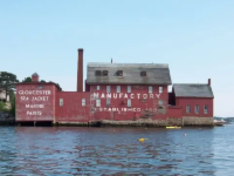 Luxury 1900's romantic retreat steps from the beach - King Suite!