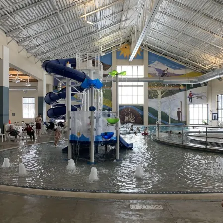 Winter Wonderland! Luxury Mountain Haven, Ski, Board, Snowshoe, Tube & Soak!