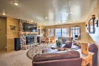 LAKE VIEW RETREAT CONDO /1 block Marina/Resort pool,hot tub & tennis courts