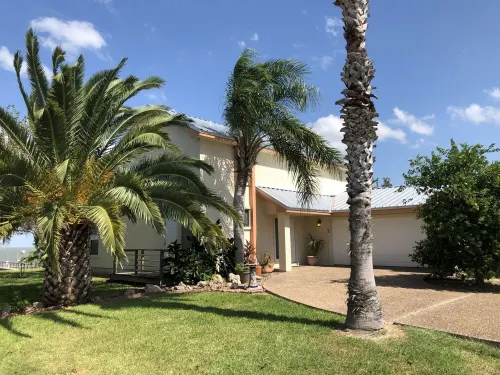 Waterfront Getaway! Relax in this waterfront home with pier on huge lot!