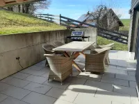 Luxurious and modern top floor apartment with terrace فنادق في Rot an der Rot