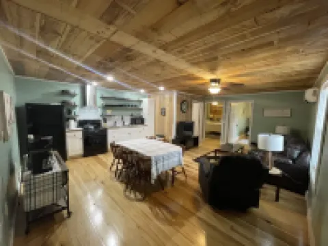 B - New near Jamestown Dock Hotels in Jamestown