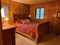 Cozy Chalet bordering Shenandoah Park near Massanutten Resort and Skyline Drive.