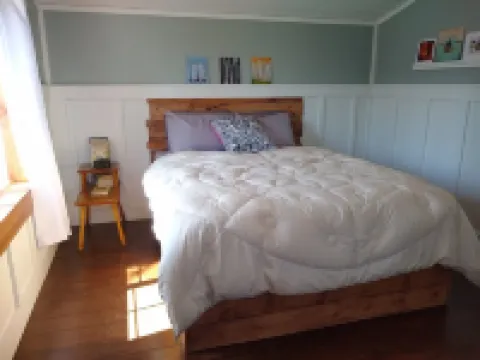 Charming and Secluded North Shore Cabin and Sauna  two miles from Grand Marais!